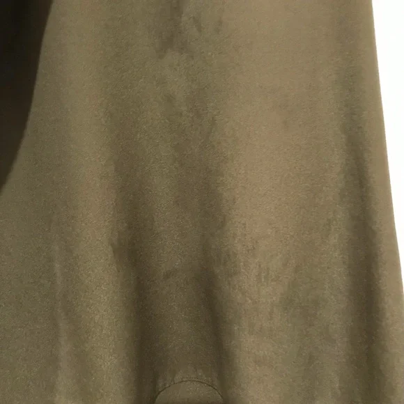 Olive & Black Angled Cut Sleeveless Top, Large - Picture 4 of 4